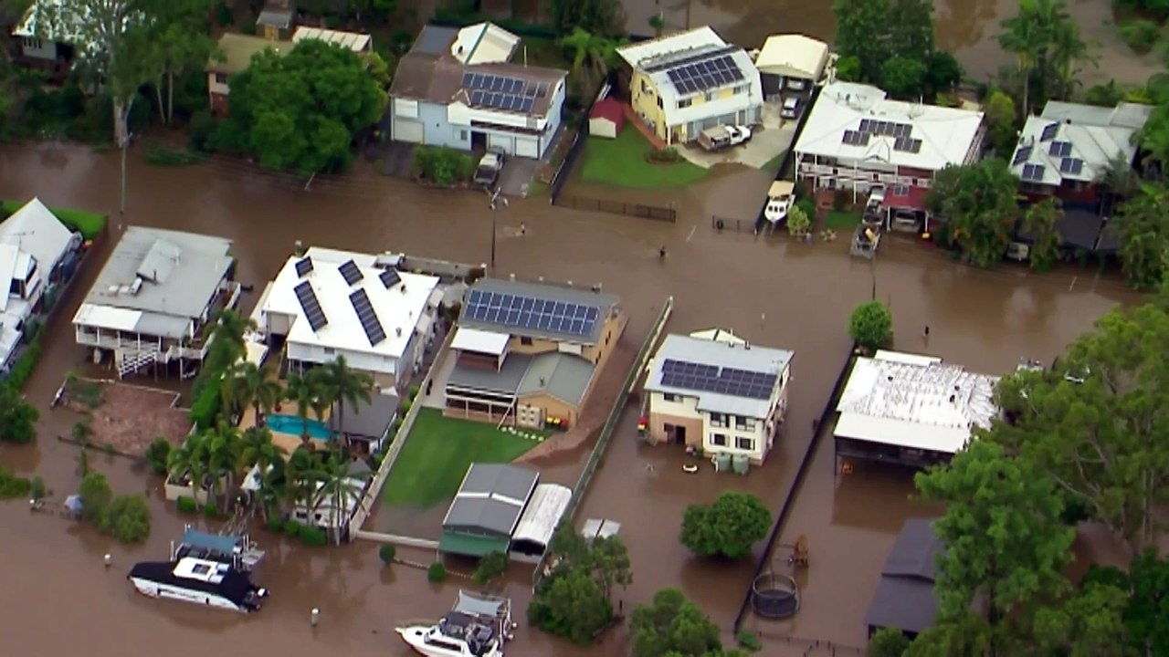 25 evacuated from Western Downs as QLD flooding continues - video ...