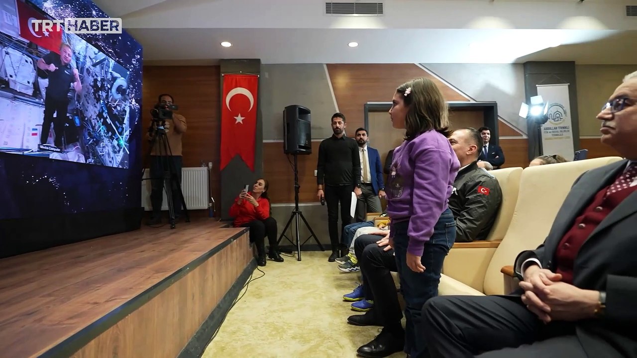 Gezeravcı Diyarbakırlı öğrencilerle buluştu