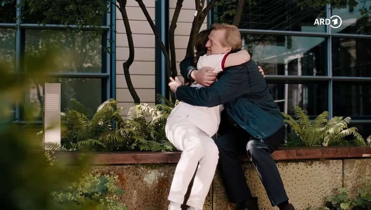 In aller Freundschaft: Entsichert | Folge 1040