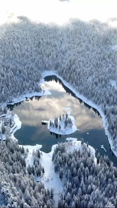 Un des plus beaux lacs suisses : Caumasee