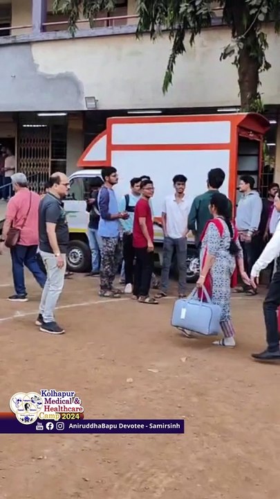 Shraddhavan volunteers board bus for Kolhapur Medical & Healthcare Camp 2024 _ Aniruddha Bapu