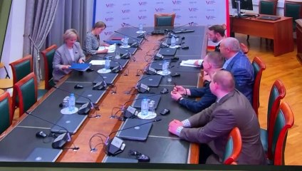 Opositor russo apresenta assinaturas exigidas para candidatura à presidência