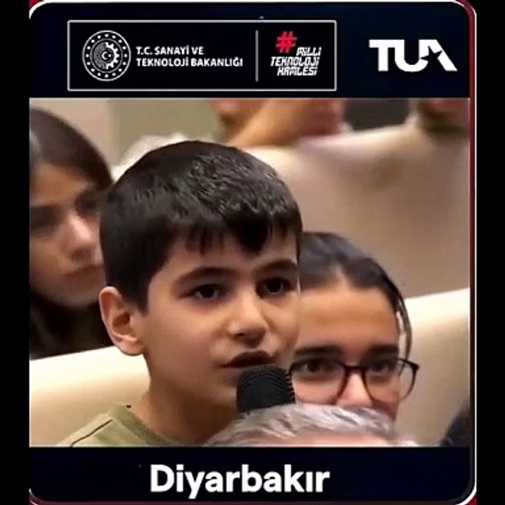 Alper Gezeravcı'ya Diyarbakırlı öğrenciden ilginç soru: Uzaylı gördün mü?