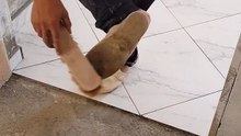 Comment remplir les joints de carreaux de céramique avec du ciment blanc