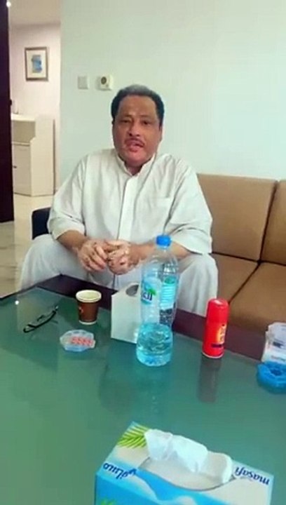 ولد الديرة يرد على الأسئلة والشائعات حول الجهة التي تكفلت بعلاجه