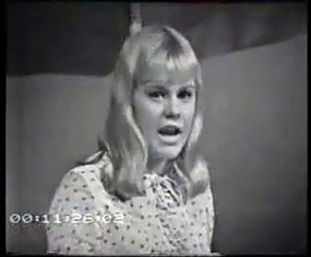 LITTLE PATTIE - Sunshine, Lollipops & Rainbows (Sing, Sing, Sing)