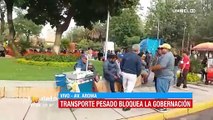 Transporte pesado bloquea en puertas de la Gobernación de Cochabamba y no descarta masificar la medida hacia otros puntos de la ciudad​​​​