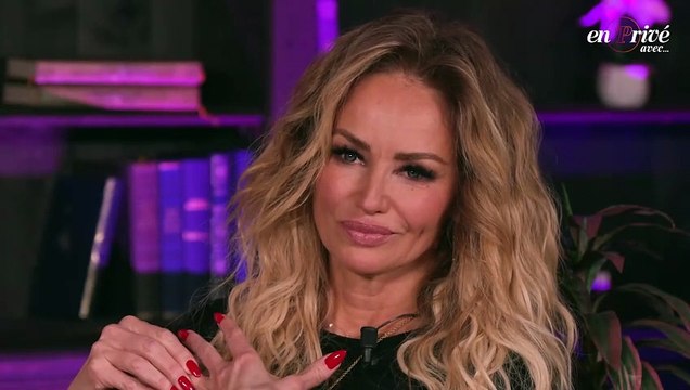 Adriana Karembeu en interview pour le troisième épisode d' En privé avec , l'émission exclusive de Purepeople . Elle livre ses conseils pour garder la ligne quand on est gourmand.