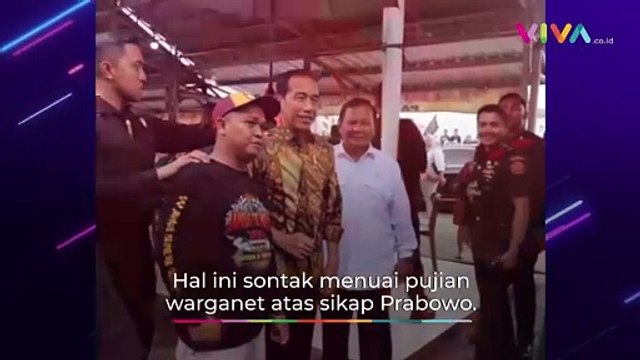 Reaksi Prabowo Lihat Warga Pose Dua Jari di Depan Jokowi