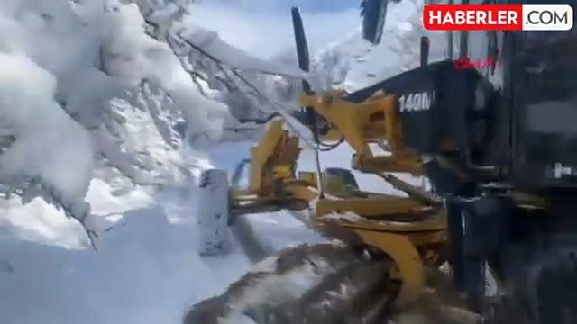 Batman'ın Sason ilçesinde 10 köy ve 33 mezra yolu kar yağışı nedeniyle ulaşıma kapandı