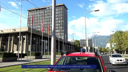 Reportage - Le conseil municipal retrouve sa place à la mairie de Grenoble