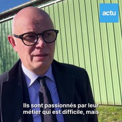Agriculteurs en colère : Édouard Philippe dans une ferme de l'Orne