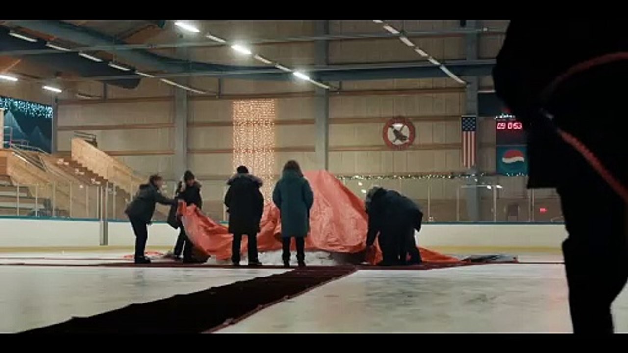 Bande-annonce de la saison 4 de True Detective avec Christopher Eccleston. L'acteur révèle avoir été faussement accusé d'agression sexuelle par une actrice