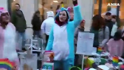 Giorgia Meloni ad Aosta, attiviste intonano 'Bella Ciao'