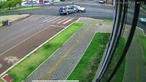Street View vai ter ângulos diferenciados; Carro do Google tomba após colisão em Medianeira
