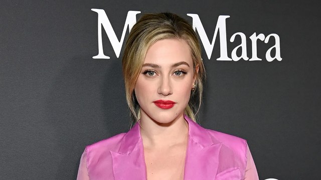 'Riverdale' Star Lili Reinhart Reveals She Was Diagnosed With Alopecia | THR News Video