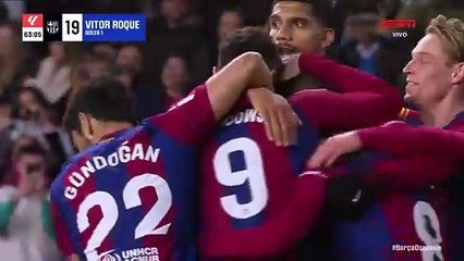 Vitor Roque faz seu primeiro gol pelo Barcelona ⚽