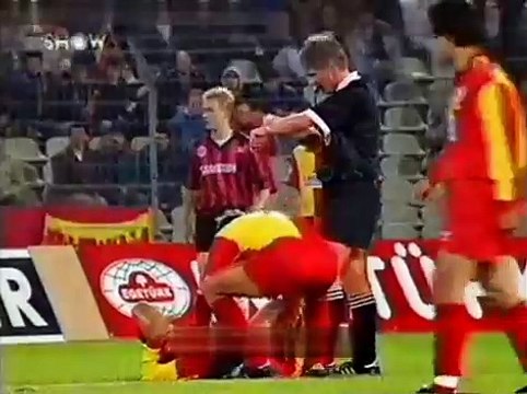 Eintracht Frankfurt vs. Galatasaray SK Maçın tamamı UEFA Kupası 1992-1993 32. Tur, 1. maç Wald Stadyumu (Frankfurt) 21 Ekim 1992