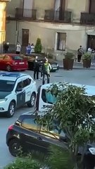 Se viraliza la pasividad de la Guardia Civil al ser increpados por un hombre