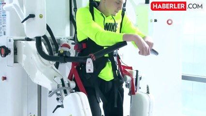 Omurilik felçli Bosnalı genç Türkiye'de yeniden yürüme umudu buldu