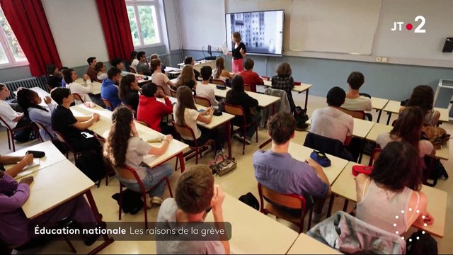 Les enseignants sont appelés à la grève et à manifester partout en France aujourd'hui pour lancer un avertissement au gouvernement sur les conditions de travail, les salaires et l'école publique - VIDEO