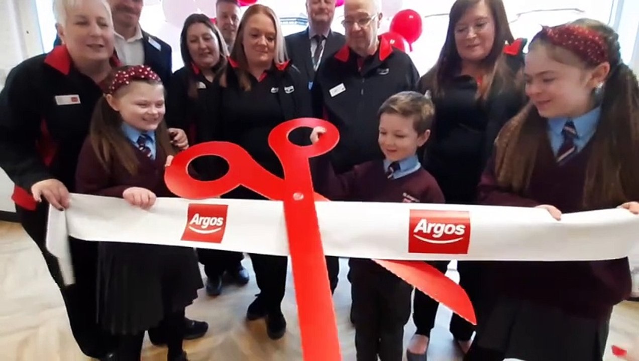 A new Argos opens in Bearwood with the help of local school children