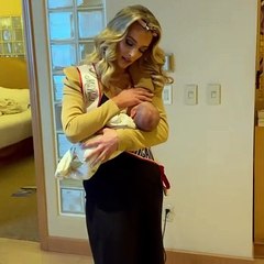 Χάνα Νίλεμαν: Έγινε μητέρα ξανά και θηλάζει το νεογέννητό της στα καλλιστεία