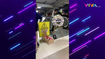 Pengguna KRL Gelar Haul Eskalator Stasiun Bekasi