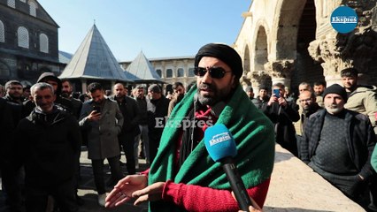 CENAZEYE KISITLAMAYA TEPKİ,RAMAZAN HOCA TOPRAĞA VERİLDİ