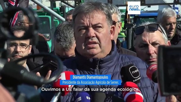 Agricultores gregos juntam-se ao movimento europeu e tratores invadem ruas em Salónica