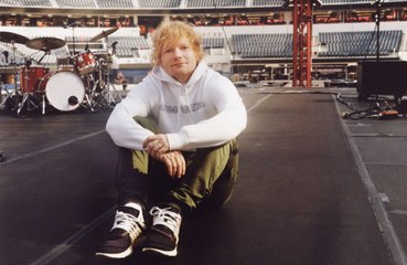 Ed Sheeran dona más de un millón de dólares a su antigua escuela