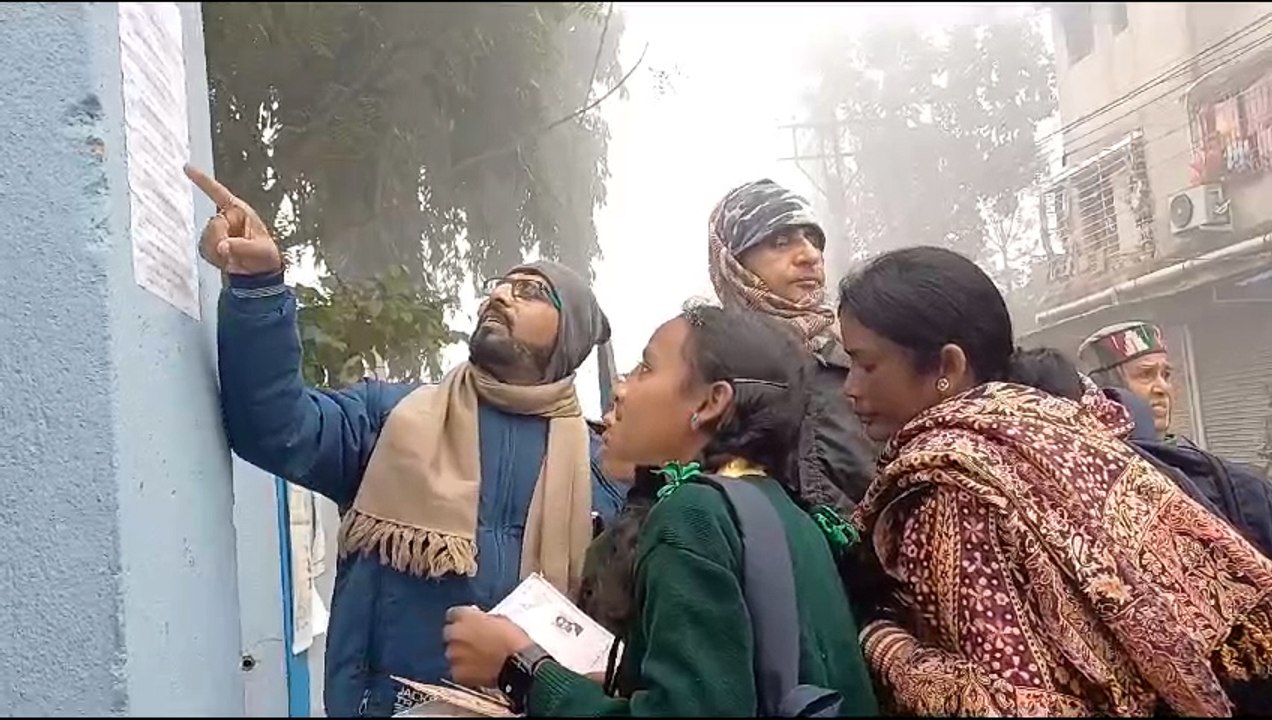 Madhyamik Examination 2024: কুয়াশাচ্ছন্ন , সমস্যায় candidateরা! সময় পরিবর্তন নিয়ে ক্ষোভ অভিভাবকদের