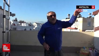 Antalya'da çatıya çıktı, 2 metre yükseklikte mahsur kaldı