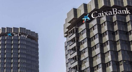 CaixaBank gana un 53,9% más y aumenta la remuneración prometida a los accionistas en 3.000 millones