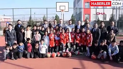 Gençlik ve Spor Bakan Yardımcısı Enes Eminoğlu, Diyarbakır ve Batman'da öğrencilerle bir araya geldi