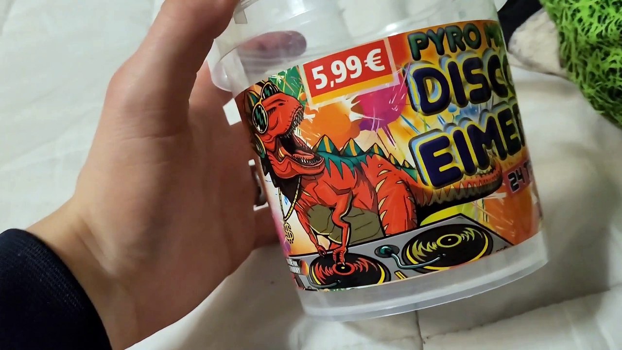 PS Pascal Willkommen zurück Freunde und wir Testen für euch ein paar Silvester krachers