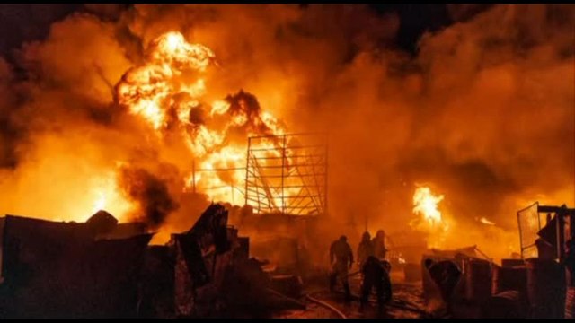 Nairobi, esplode camion carico di gas: almeno 3 morti, quasi 300 feriti