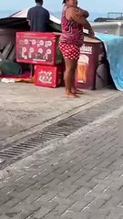 Ambulantes continuam acampados na Barra à espera do Carnaval