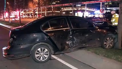 Kartal sahil yolunda iki otomobil çarpıştı: 4 yaralı
