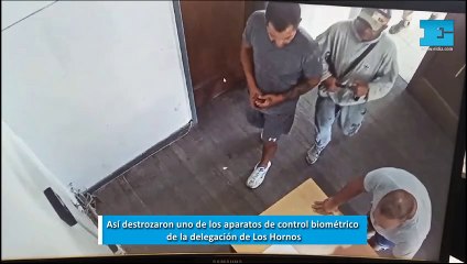 Así destrozaron uno de los aparatos de control biométrico de la delegación de Los Hornos