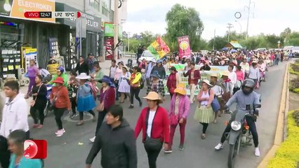 Tải video: Avicultores y Porcinocultores de Cochabamba advierten con instalar un paro de 48 horas sino se levantan los bloqueos