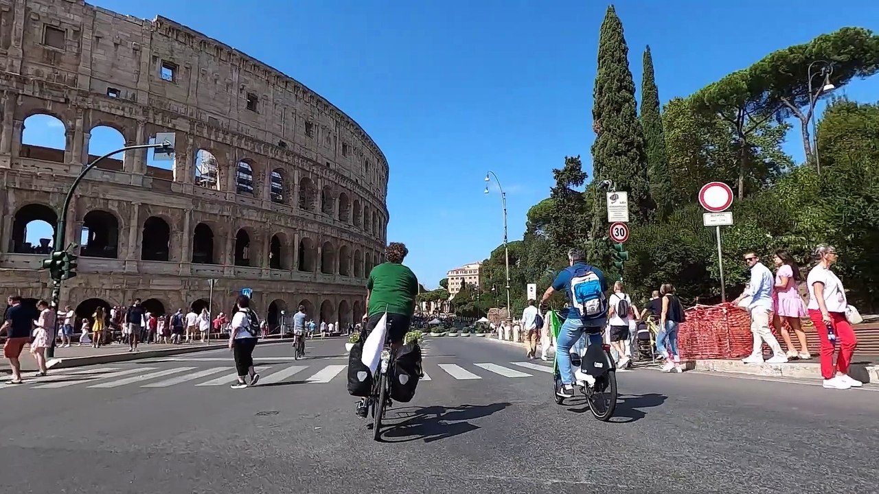 UNCONVENTIONAL TRAVELLERS 19