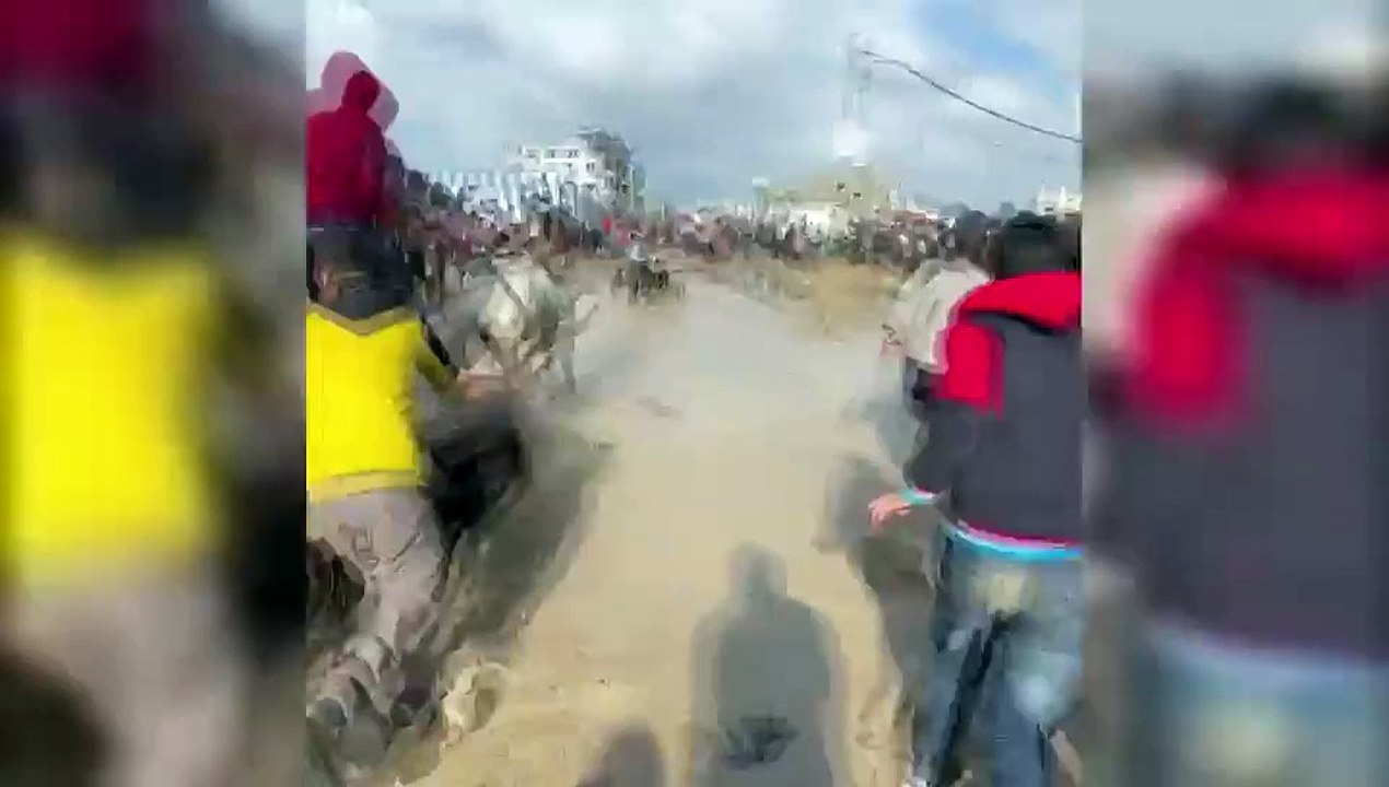 Gaza, in un video il rumore degli spari e la fuga dei palestinesi