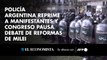 Policía argentina reprime a manifestantes y Congreso pausa debate de reformas de Milei
