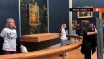 Due attiviste per il clima lanciano zuppa contro La Gioconda al Louvre