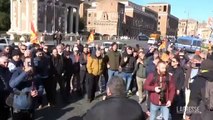 Roma, sciopero dei taxi e manifestazione in piazza Bocca della Verità: «Chiediamo rispetto»