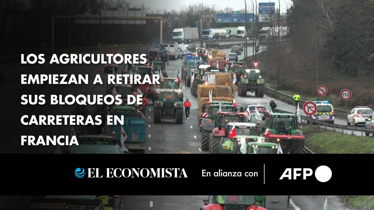 Los agricultores empiezan a retirar sus bloqueos de carreteras en Francia