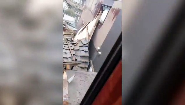 Decine di case distrutte nella prefettura di Ishikawa per il sisma in Giappone: le urla spaventate di una donna