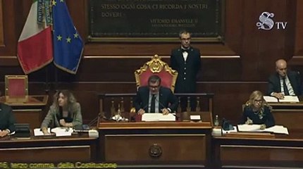 Ok all’Autonomia differenziata, dai banchi dell’opposizione parte l’inno di Mameli