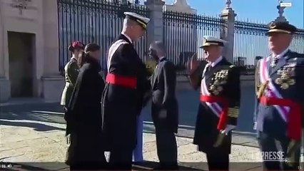 Spagna, il re e la regina alla cerimonia per la Pasqua militare